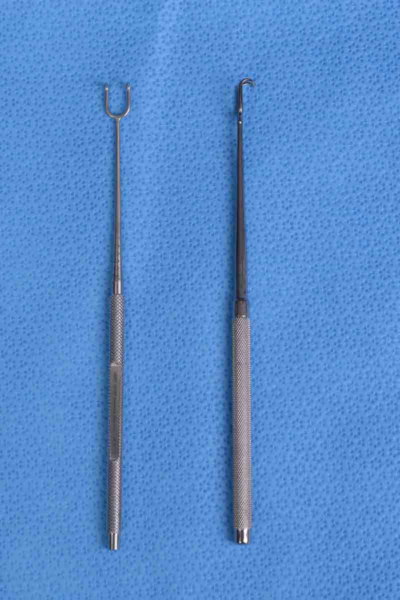 This retractor is larger in size and is often used for elevating thicker tissues while minimizing crush damage.  For example it is used to retract the forehead tissues during a pre-trichial dissection.