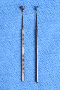 Knapp Lacrimal Sac Angled 4 Prong Blunt Retractor 5.5"