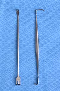 Senn Double Ended 3 Prong Sharp Retractor 6.25"